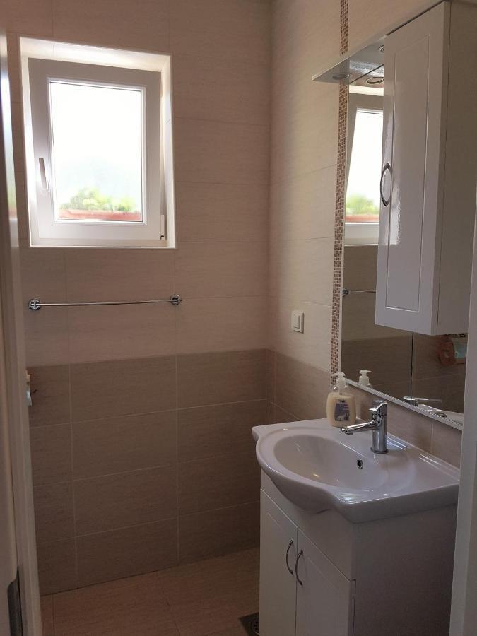 Apartmani Ljerka Малинска Экстерьер фото